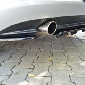 Maxton zadnji splitter za ALFA ROMEO 159 (z navpičnimi palicami)