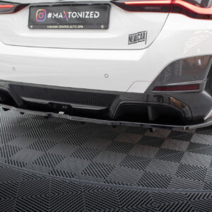 Maxton zadnji splitter (z navpičnimi palicami) V.1 za BMW i4 M-Pack G26