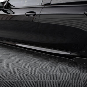 Maxton stranski podaljški V.1 + Flaps za BMW M8 Gran Coupe F93 / 8 Gran Coupe M-Pack G16