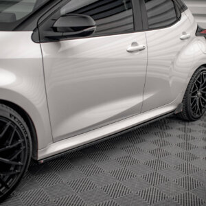 Maxton stranski podaljški V.1 + Flaps za Toyota Yaris Mk4