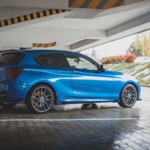 Maxton Street Pro stranski podaljški + Flaps za BMW 1 F21 M135i / M140i / M-Pack