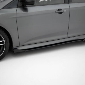 Maxton Street Pro stranski podaljški + Flaps za Ford Focus ST Mk3 Facelift
