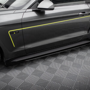 Maxton Street Pro stranski podaljški + Flaps za Ford Mustang GT Mk6