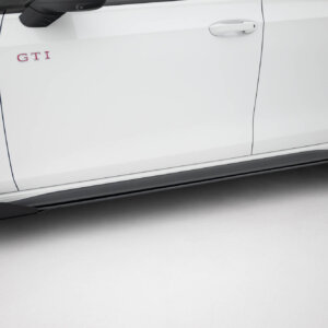 Maxton Street Pro stranski podaljški + Flaps za Volkswagen Golf GTI / GTE / GTI Clubsport / R-Line Mk8