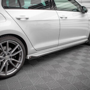 Maxton Street Pro stranski podaljški + Flaps za Volkswagen Golf R Mk7