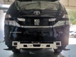 Ultra Racing ojačitev šasije za Toyota Alphard II/Vellfire I (AH20)