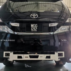 Ultra Racing ojačitev šasije za Toyota Alphard II/Vellfire I (AH20)