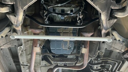 Ultra Racing sprednja spodnja ojačitev šasije za Mercedes-Benz Vito W639