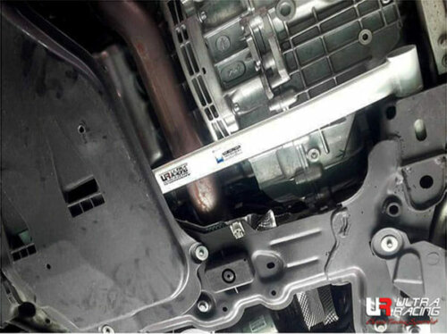 Ultra Racing sprednja spodnja ojačitev šasije za platformo MFA (A-Class W176/CLA C117/GLA X156)