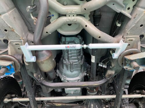 Ultra Racing sprednja spodnja ojačitev šasije za Suzuki Jimny IV (GJ)