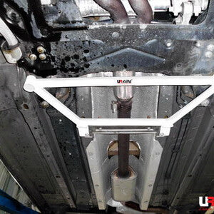 Ultra Racing sprednja spodnja ojačitev šasije za Alfa Romeo 159