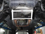 Ultra Racing sprednja spodnja ojačitev šasije za BMW X5 E53