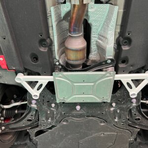 Ultra Racing sprednja spodnja ojačitev šasije za Toyota GR Yaris XP210