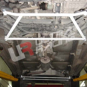Ultra Racing sprednja spodnja ojačitev šasije za Mitsubishi Colt VI Z3A