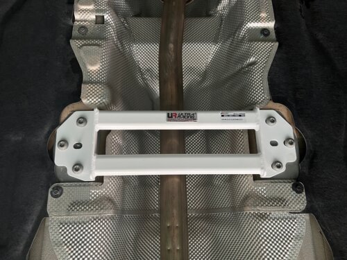 Ultra Racing srednja spodnja ojačitev šasije za BMW 1 F40/2 F44