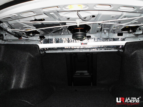 Ultra Racing zadnja opornica za Honda Accord VIII/Acura TSX II/Proton Perdana II