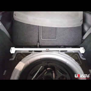 Ultra Racing zadnja opornica za Volkswagen Golf V (1K)