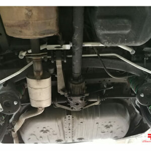 Ultra Racing zadnja spodnja ojačitev šasije za Toyota Estima XR50 2.4 4WD