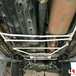 Ultra Racing 4-točkovna zadnja spodnja ojačitev šasije za Toyota Land Cruiser Prado J150