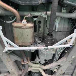 Ultra Racing zadnja spodnja ojačitev šasije za Suzuki Jimny IV (GJ)