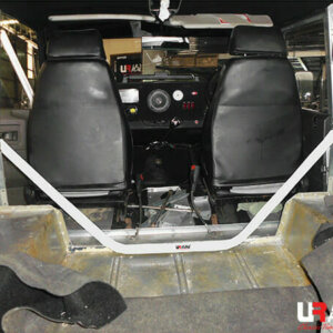 Ultra Racing notranja ojačitev karoserije za Land Rover Defender 110