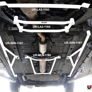 Ultra Racing ojačitev šasije za Nissan Cefiro A33