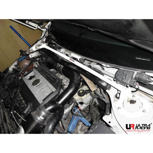 Ultra Racing sprednja zgornja opornica blažilnikov za Volkswagen Golf V/VI in Scirocco III