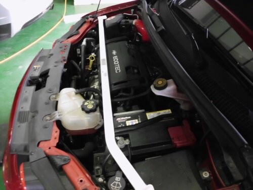 Ultra Racing sprednja zgornja opornica blažilnikov za Chevrolet Aveo II T300
