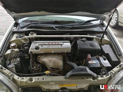 Ultra Racing sprednja zgornja opornica blažilnikov za Toyota Camry XV30 2.4