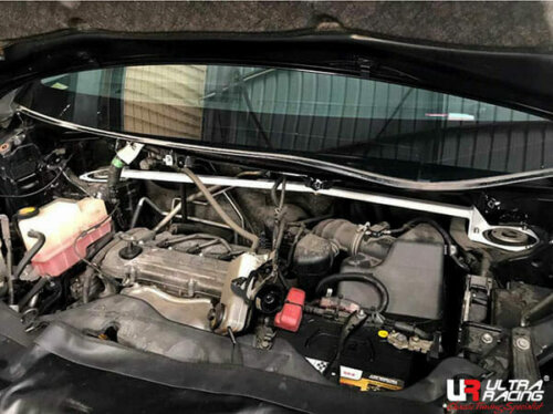 Ultra Racing sprednja zgornja opornica za Toyota Alphard/Vellfire AH20 2.4