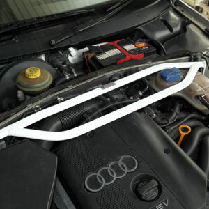 Ultra Racing sprednja zgornja opornica blažilnikov za Audi A4 B5 1.8T 2WD