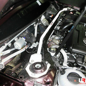 Ultra Racing sprednja zgornja opornica blažilnikov za Volkswagen Passat B8 (3G) 1.8/2.0 TSI 2WD