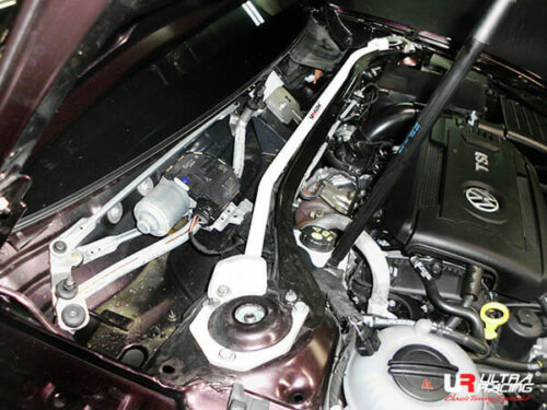 Ultra Racing sprednja zgornja opornica blažilnikov za Volkswagen Passat B8 (3G) 1.8/2.0 TSI 2WD