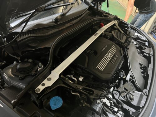 Ultra Racing sprednja zgornja opornica za BMW 1 F40/2 F44