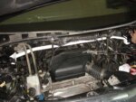 Ultra Racing sprednja zgornja opornica blažilnikov za Toyota Alphard I (AH10)