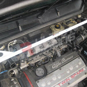 Ultra Racing sprednja zgornja opornica blažilnikov za Alfa Romeo 146 I (930)