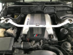 Ultra Racing sprednja zgornja opornica blažilnikov za BMW 7 E38