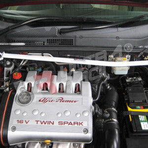Ultra Racing sprednja zgornja opornica blažilnikov za Alfa Romeo 147 I