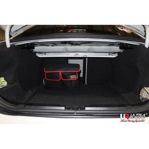 Ultra Racing zadnja opornica za BMW 5 E60