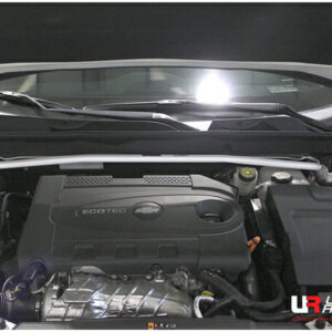 Ultra Racing sprednja zgornja opornica za Chevrolet Malibu VIII 2.4 2WD