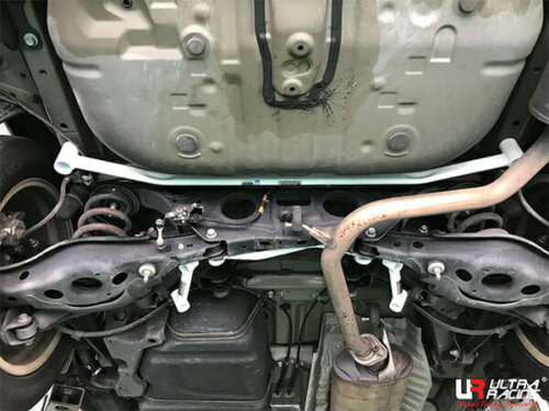 Ultra Racing zadnja spodnja ojačitev šasije za Toyota Harrier XU60