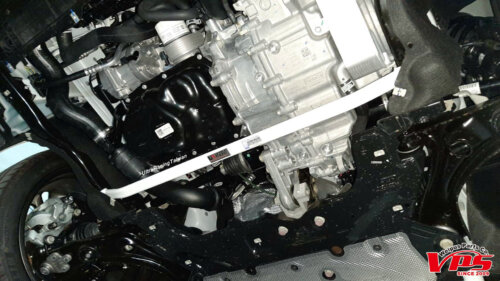 Ultra Racing sprednja spodnja ojačitev šasije za Ford Focus IV