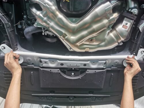 Ultra Racing sprednja spodnja ojačitev šasije za Toyota GR86 ZN8