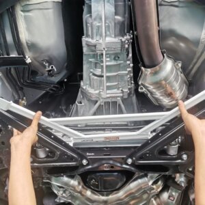 Ultra Racing sprednja spodnja ojačitev šasije za Toyota GR86 ZN8