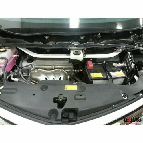 Ultra Racing sprednja zgornja opornica blažilnikov za Toyota Previa III (XR50) 2.4/3.5 2WD