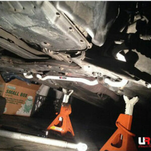 Ultra Racing sprednji stabilizator za Toyota Corolla VIII (E11) 1.8 (izvedba za ZDA)
