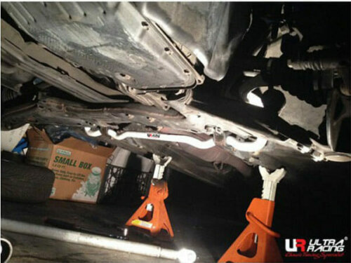 Ultra Racing sprednji stabilizator za Toyota Corolla VIII (E11) 1.8 (izvedba za ZDA)