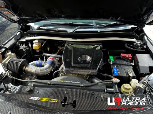 Ultra Racing sprednja zgornja opornica blažilnikov za Mitsubishi Pajero Sport III (QF)