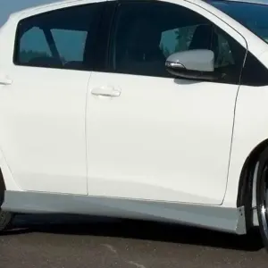 CSR stranski pragovi za Toyota Yaris III (XP13)