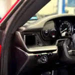 CANchecked MFD32 GEN 2 zaslon 3,2" za Porsche 992.1/992.2